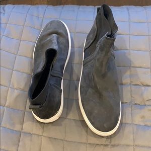 Black Kenneth Cole sneaker